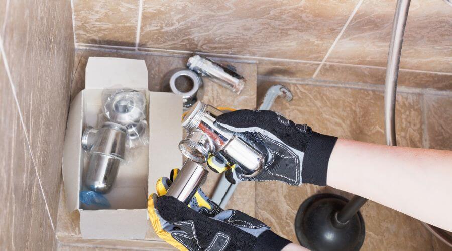 Professional gutter cleaning in Montebello, CA